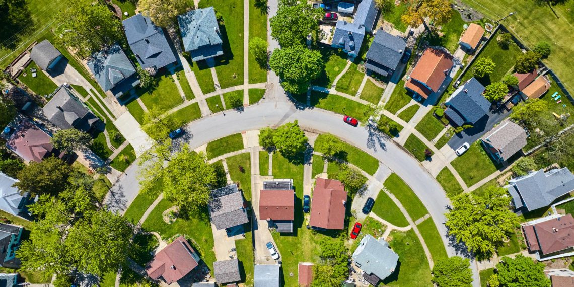 Jessica Fulk: Yo, Chiefs Fans! Wanna Know Where Kelce Kicks It?