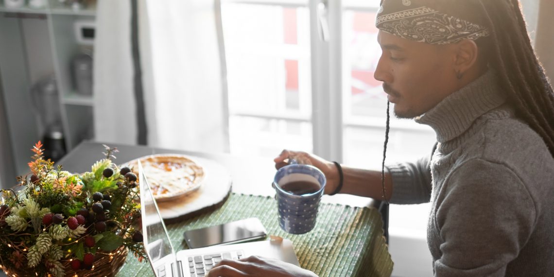 How to Make a Side Income from Building Links